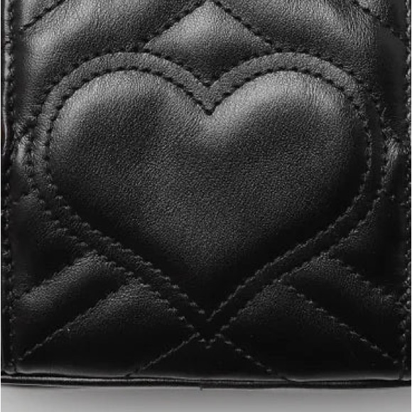 Gucci
Black Quilted Leather Marmont Mini Round Backpack Bag - Picture 7 of 10